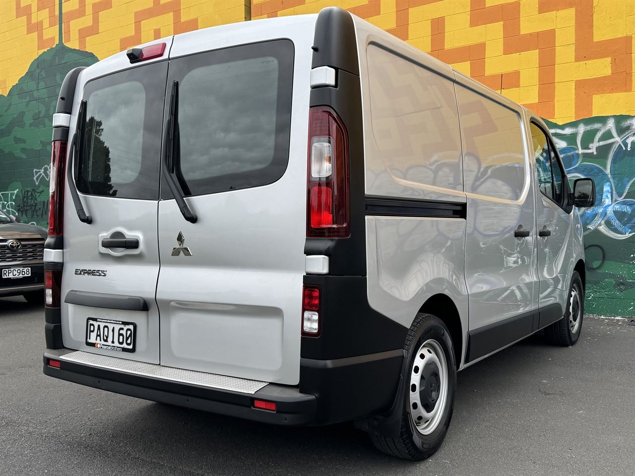 Vehicle image 5