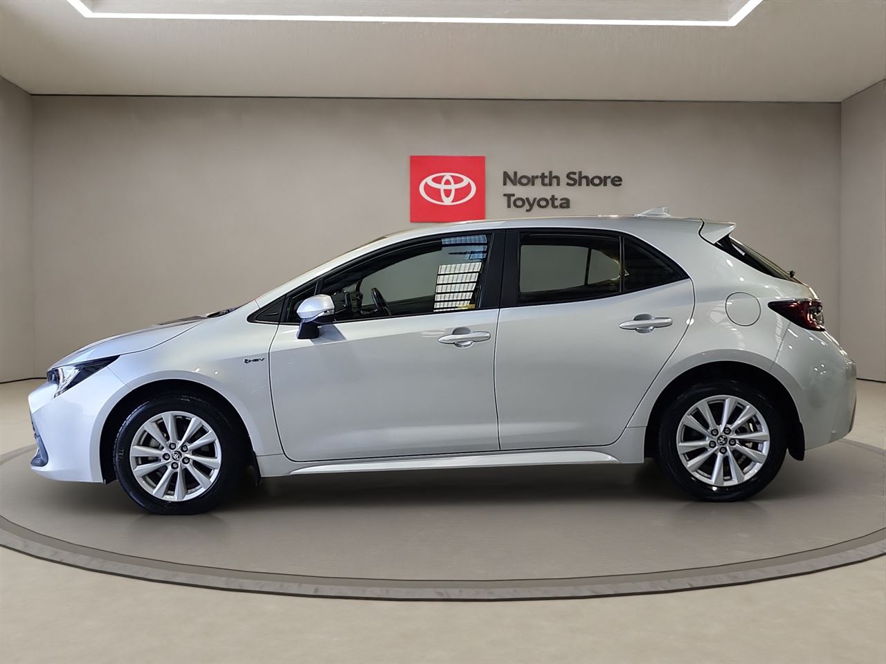 Vehicle image 4