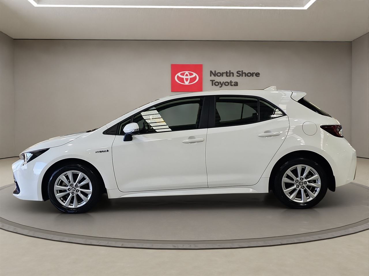 Vehicle image 4