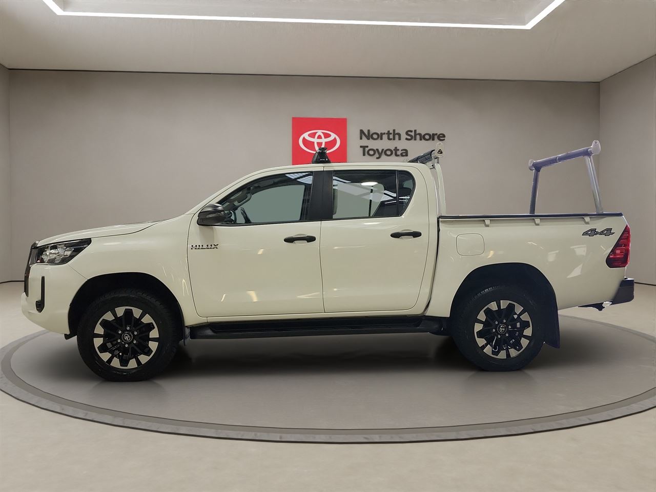 Vehicle image 4