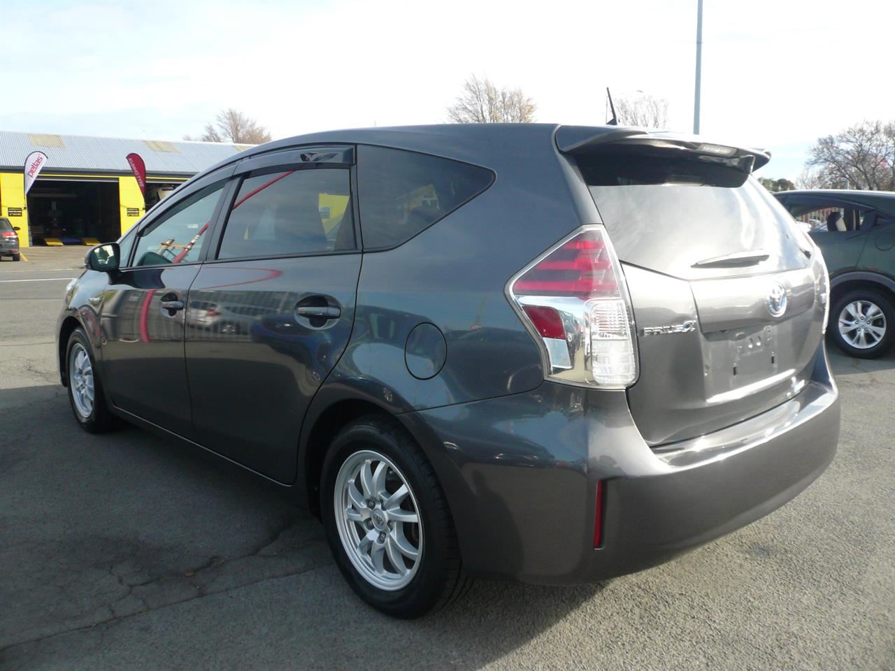 Vehicle image 4
