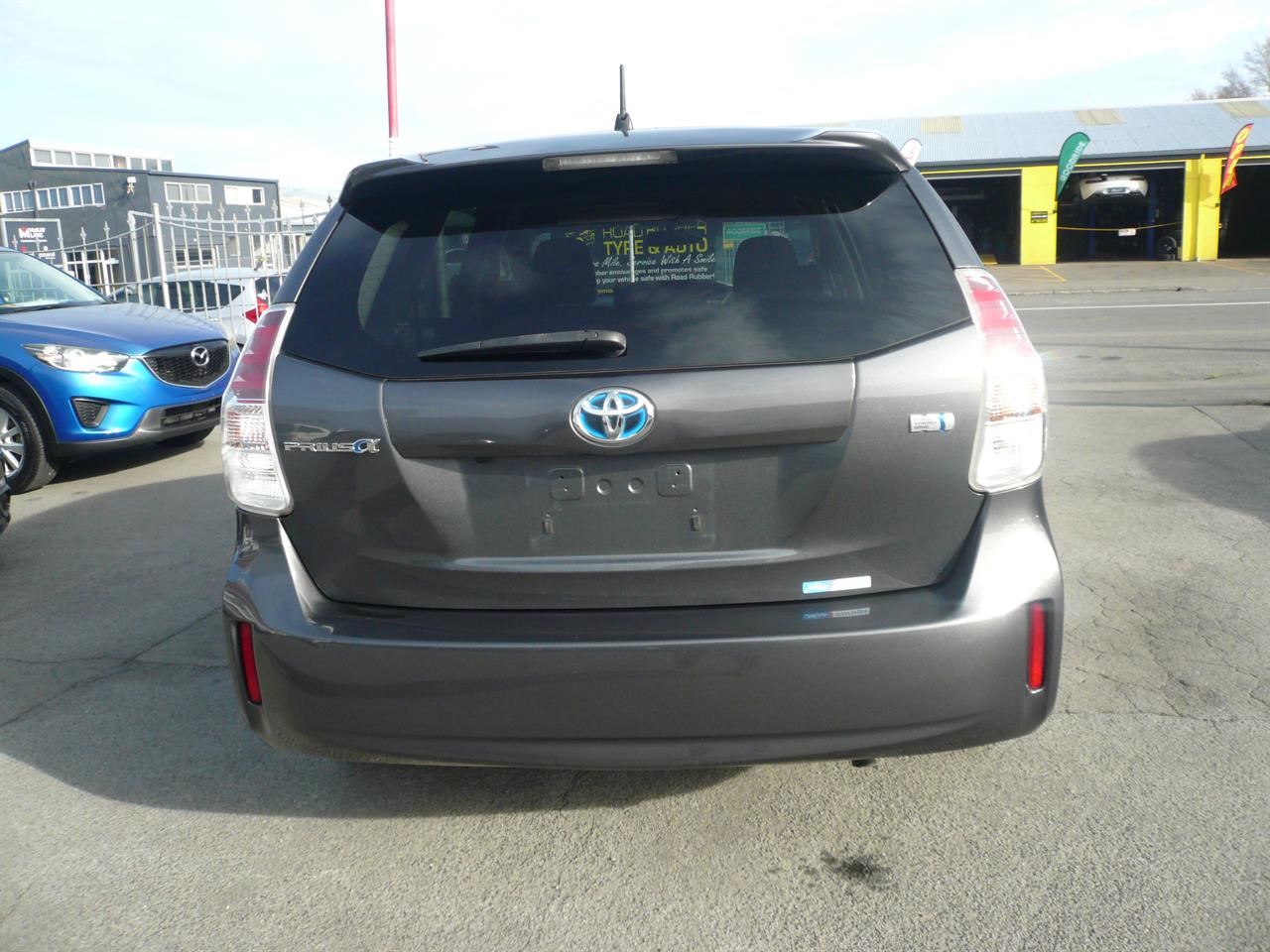 Vehicle image 5