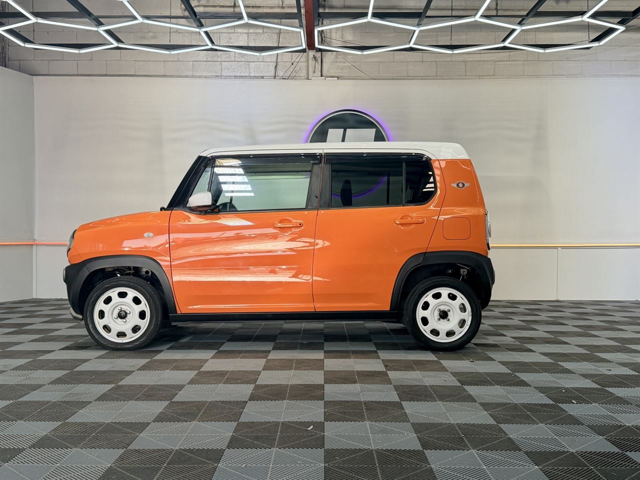 Vehicle image 5