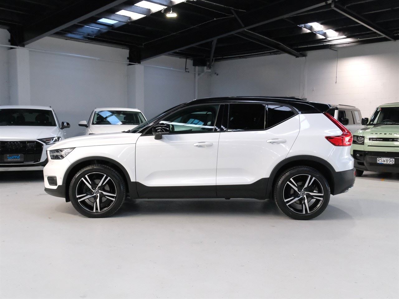 Vehicle image 5