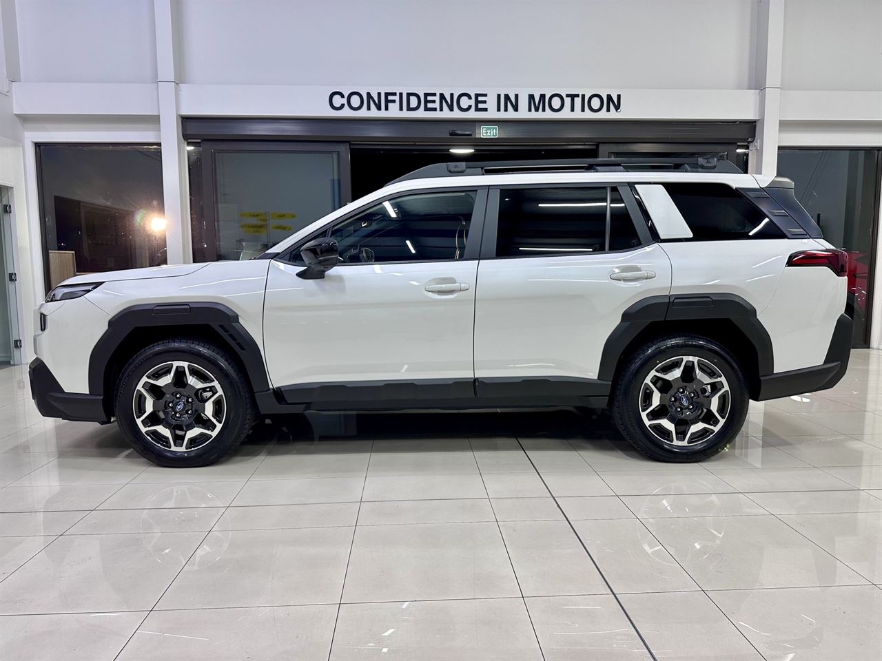 Vehicle image 4