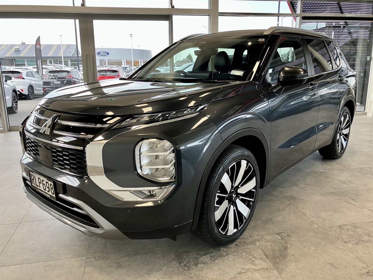 Vehicle image 4
