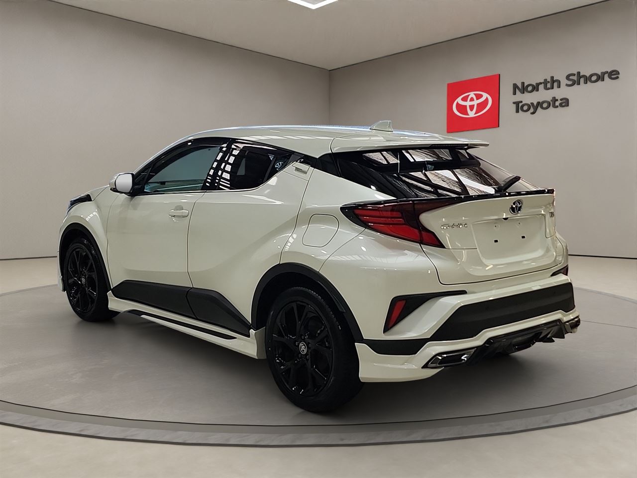 Vehicle image 5