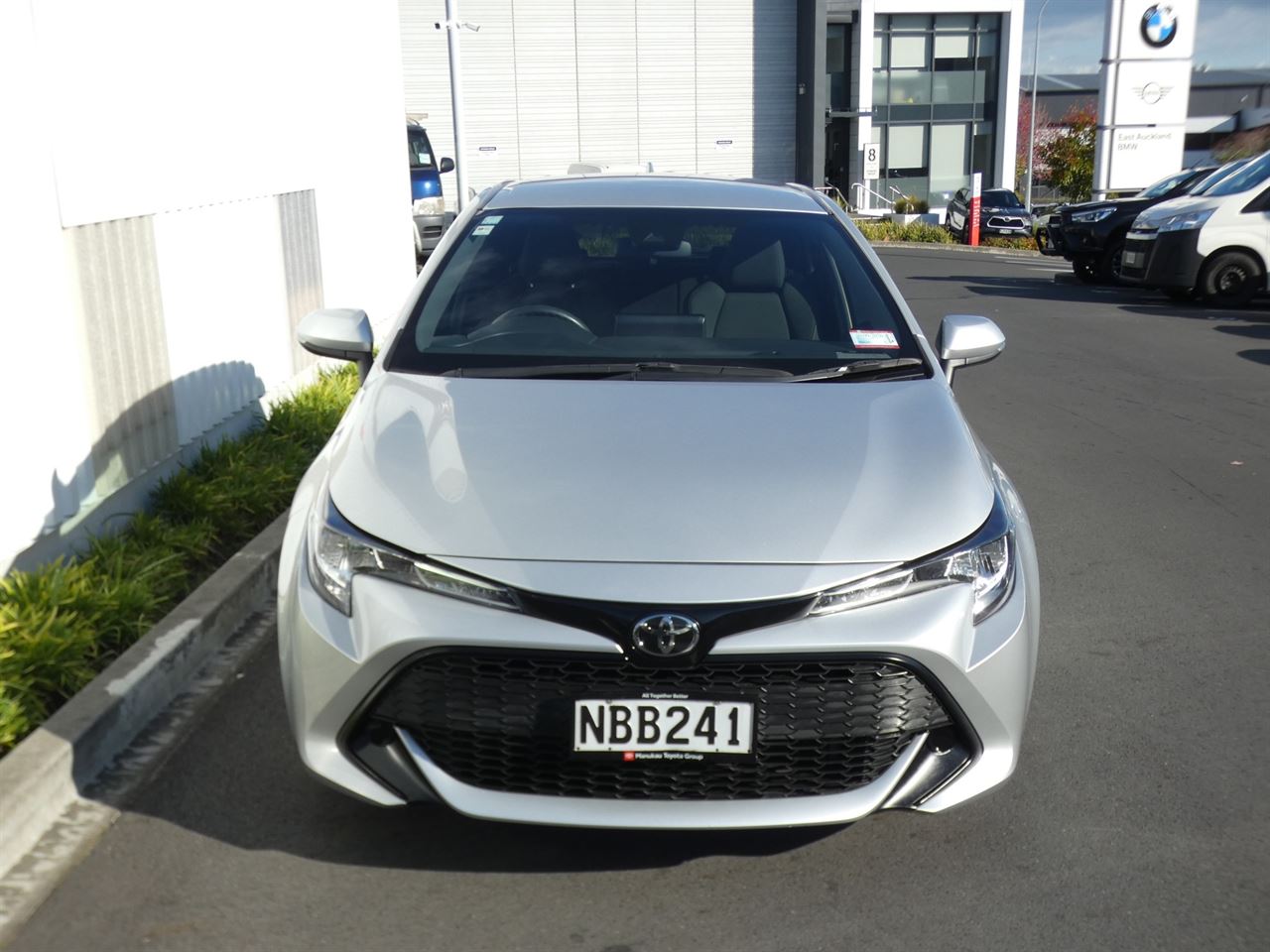 Vehicle image 3