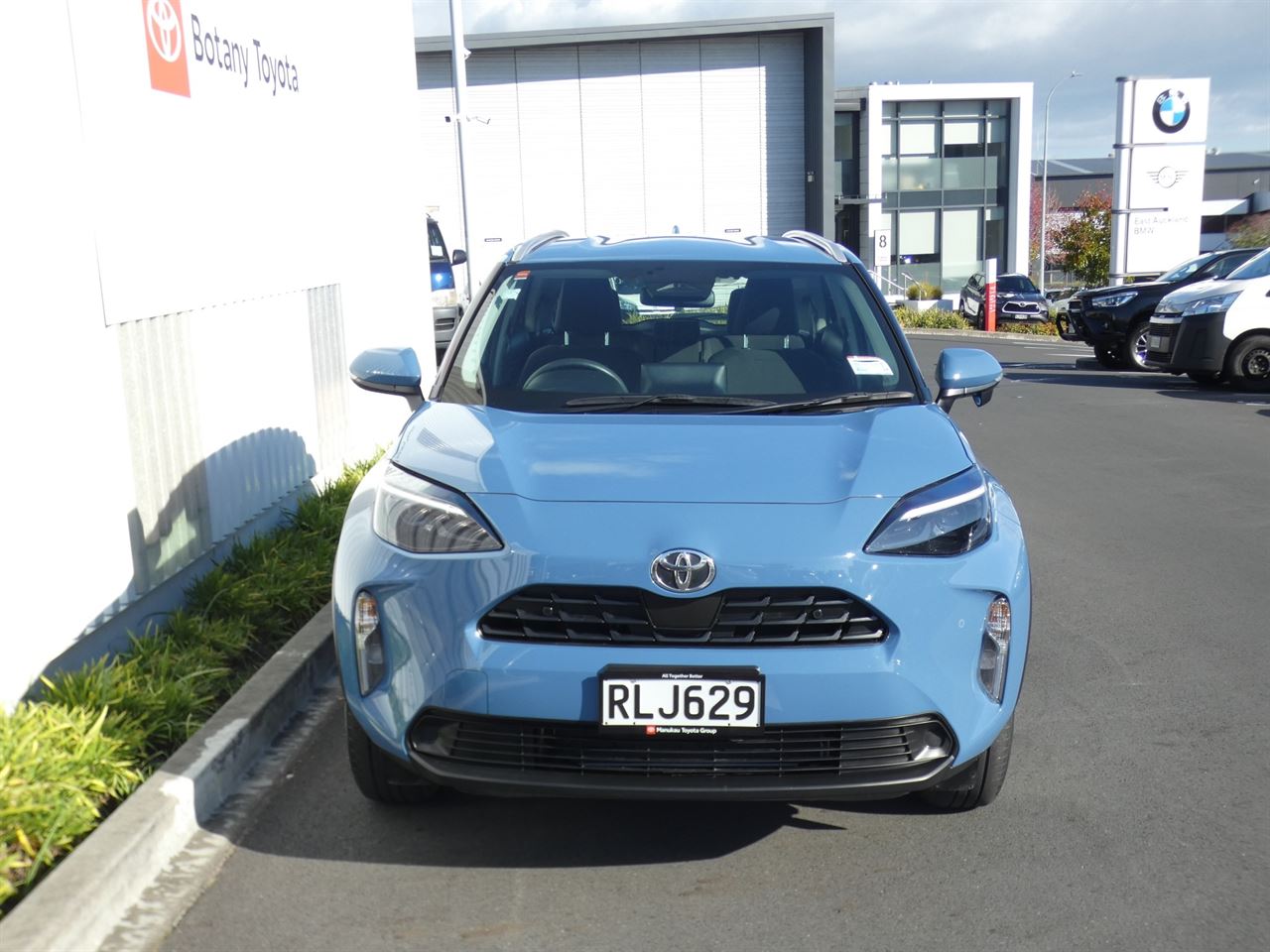 Vehicle image 3