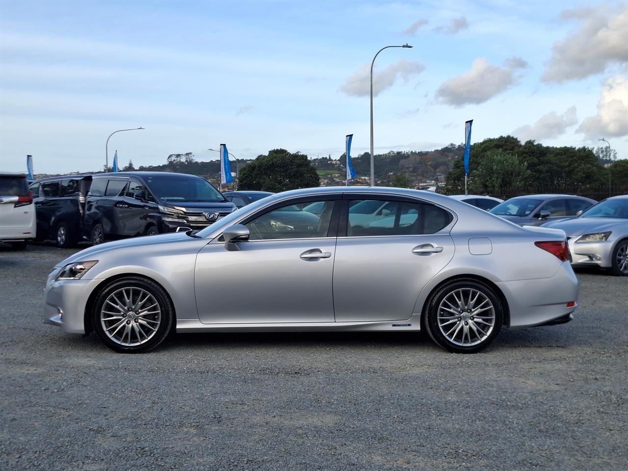 Vehicle image 4