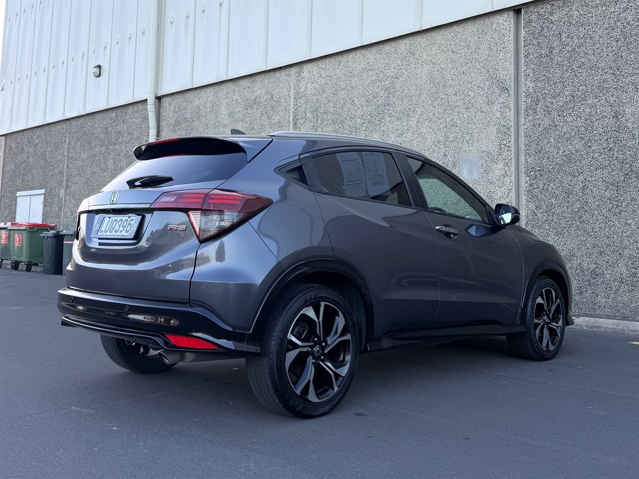 Vehicle image 4
