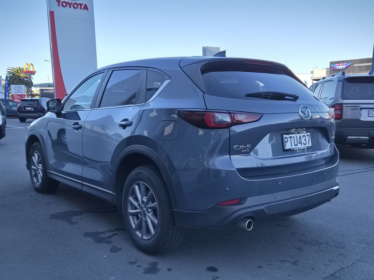 Vehicle image 5