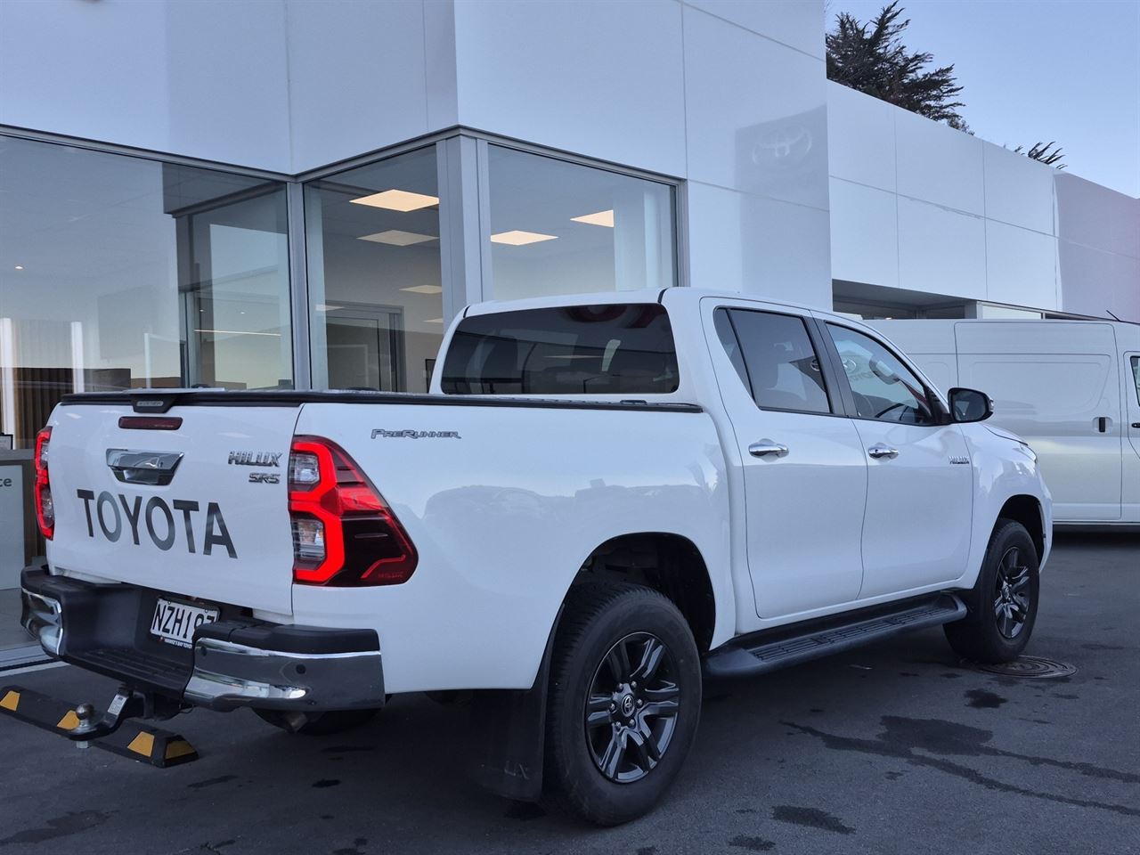 Vehicle image 3