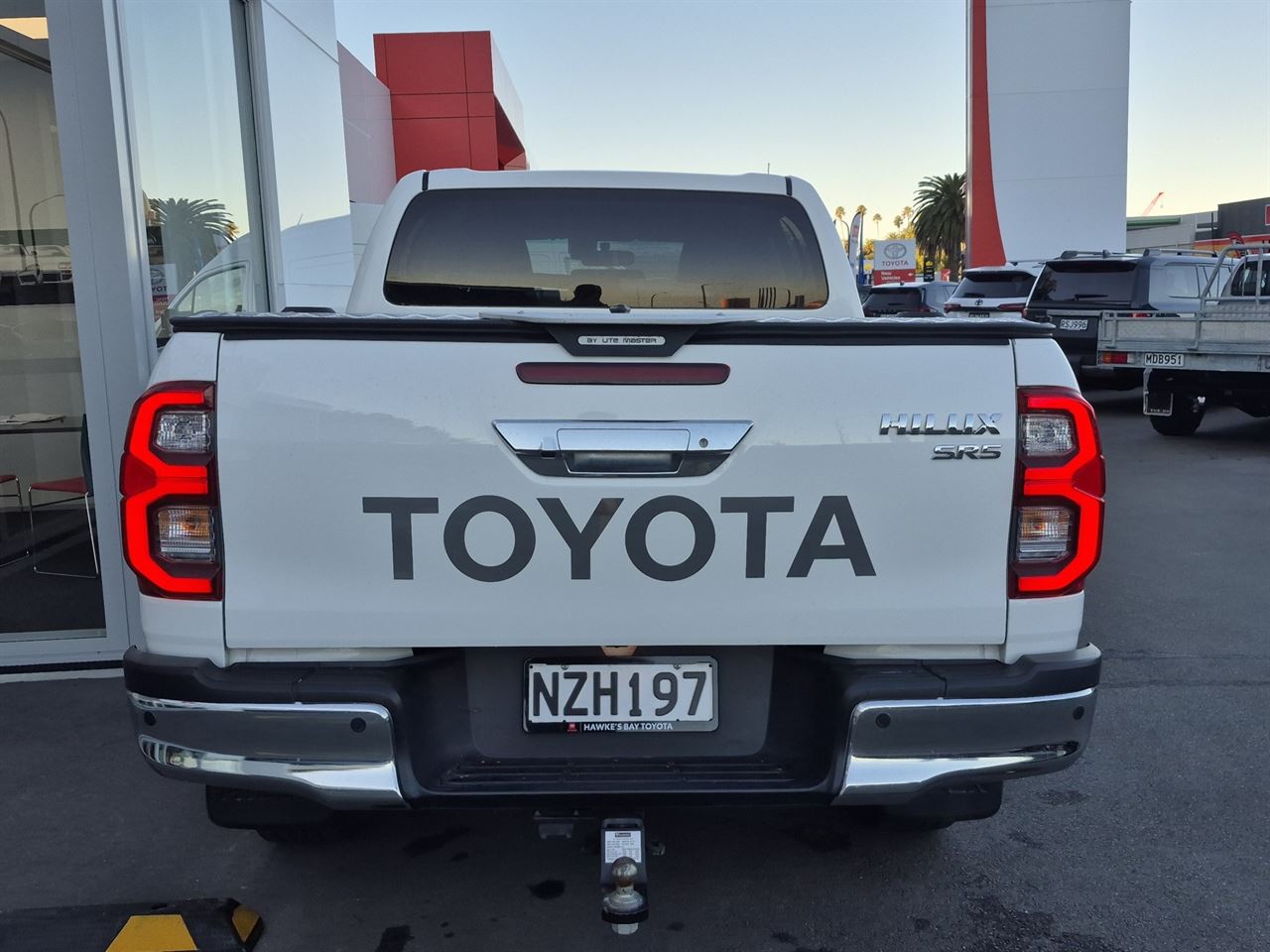 Vehicle image 4