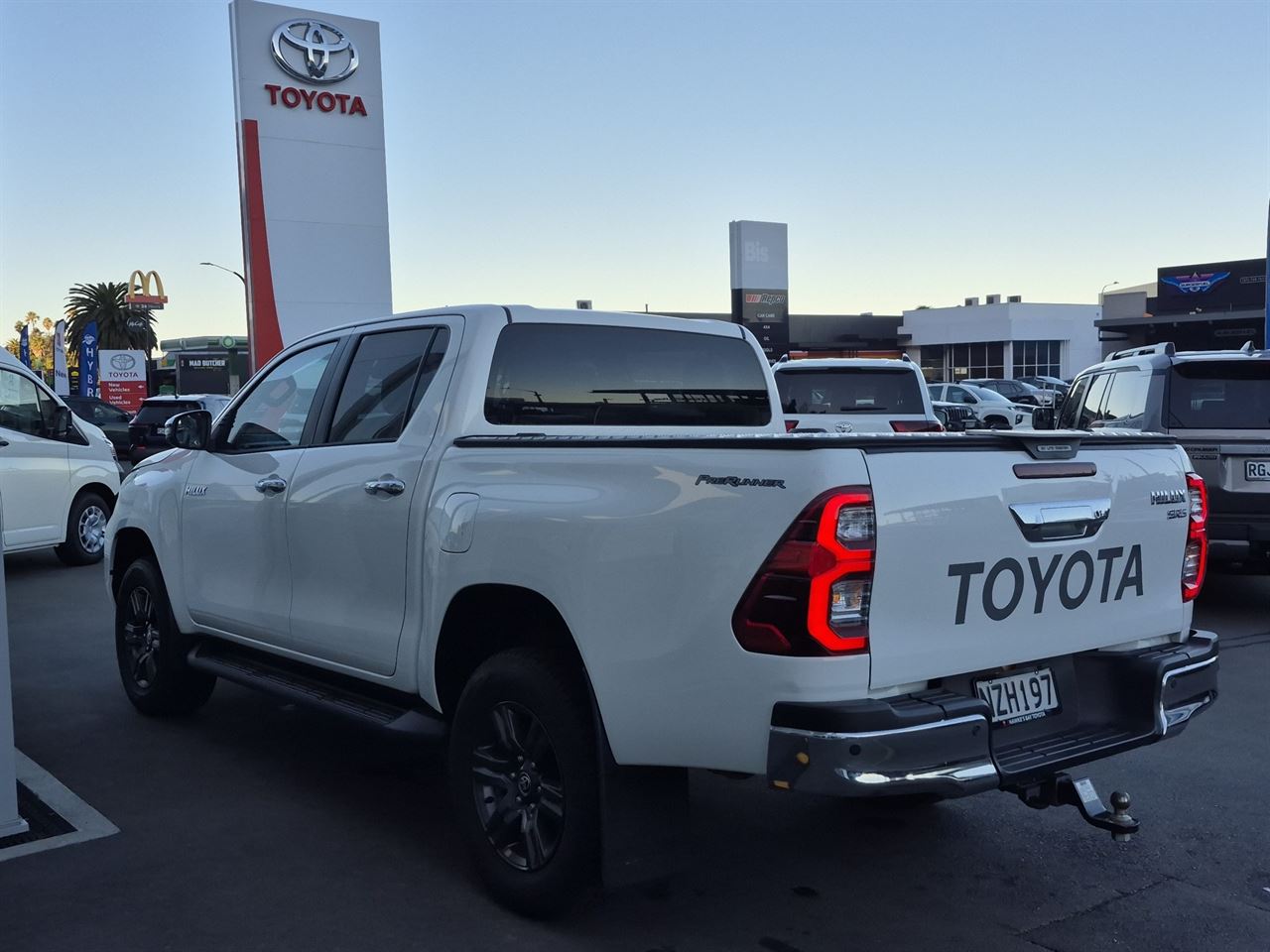 Vehicle image 5