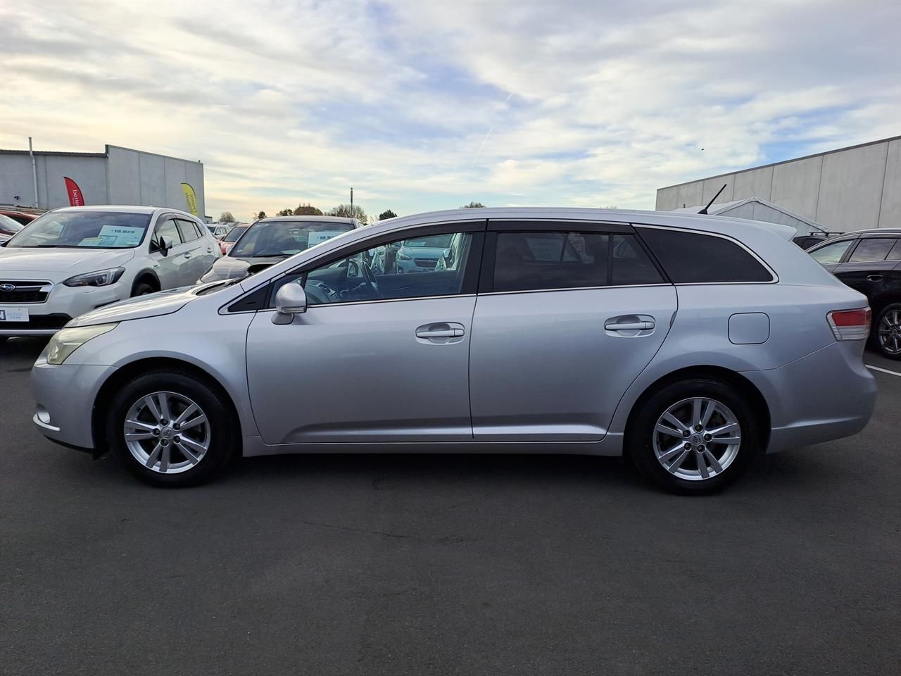 Vehicle image 4