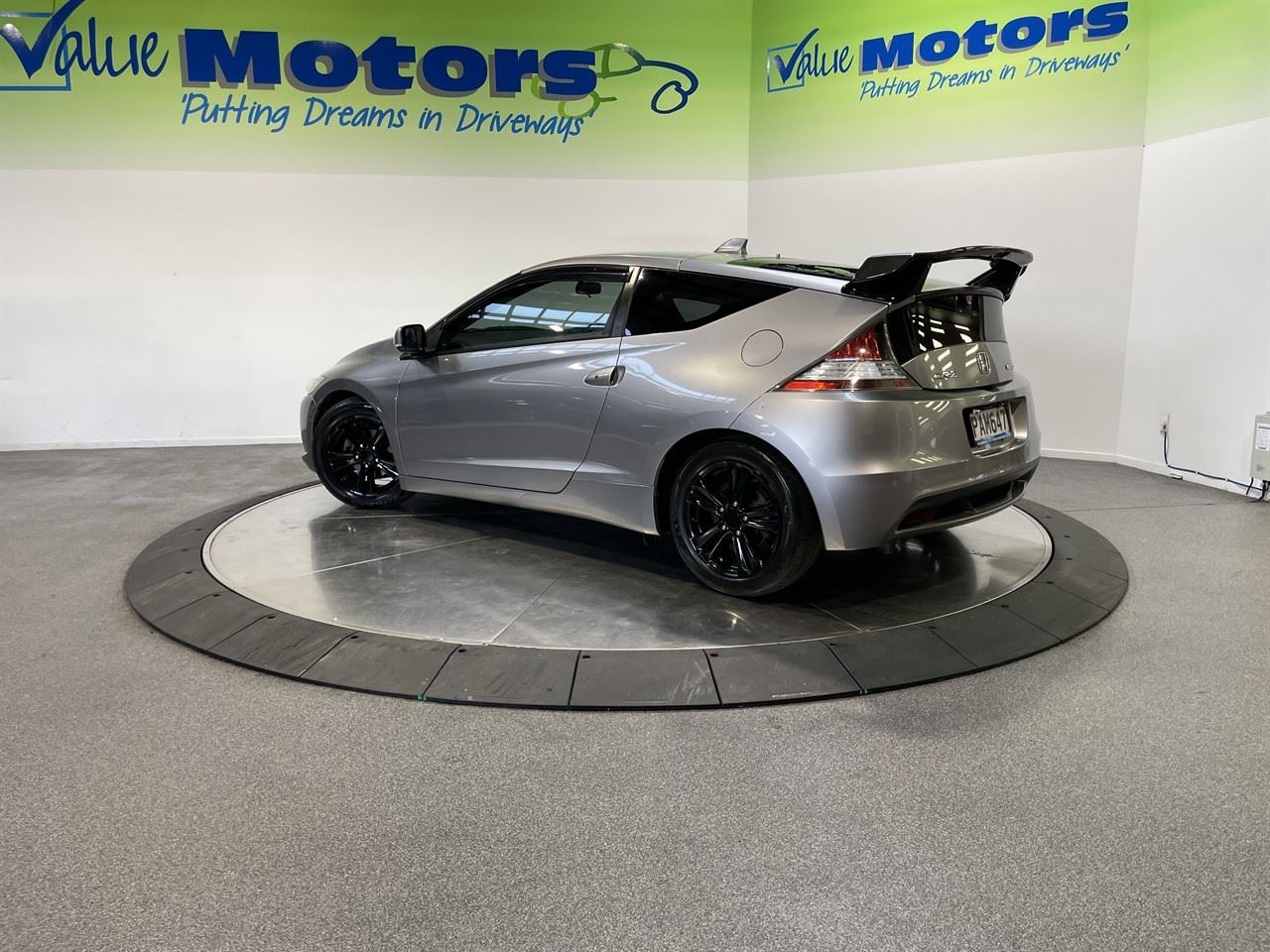Vehicle image 5