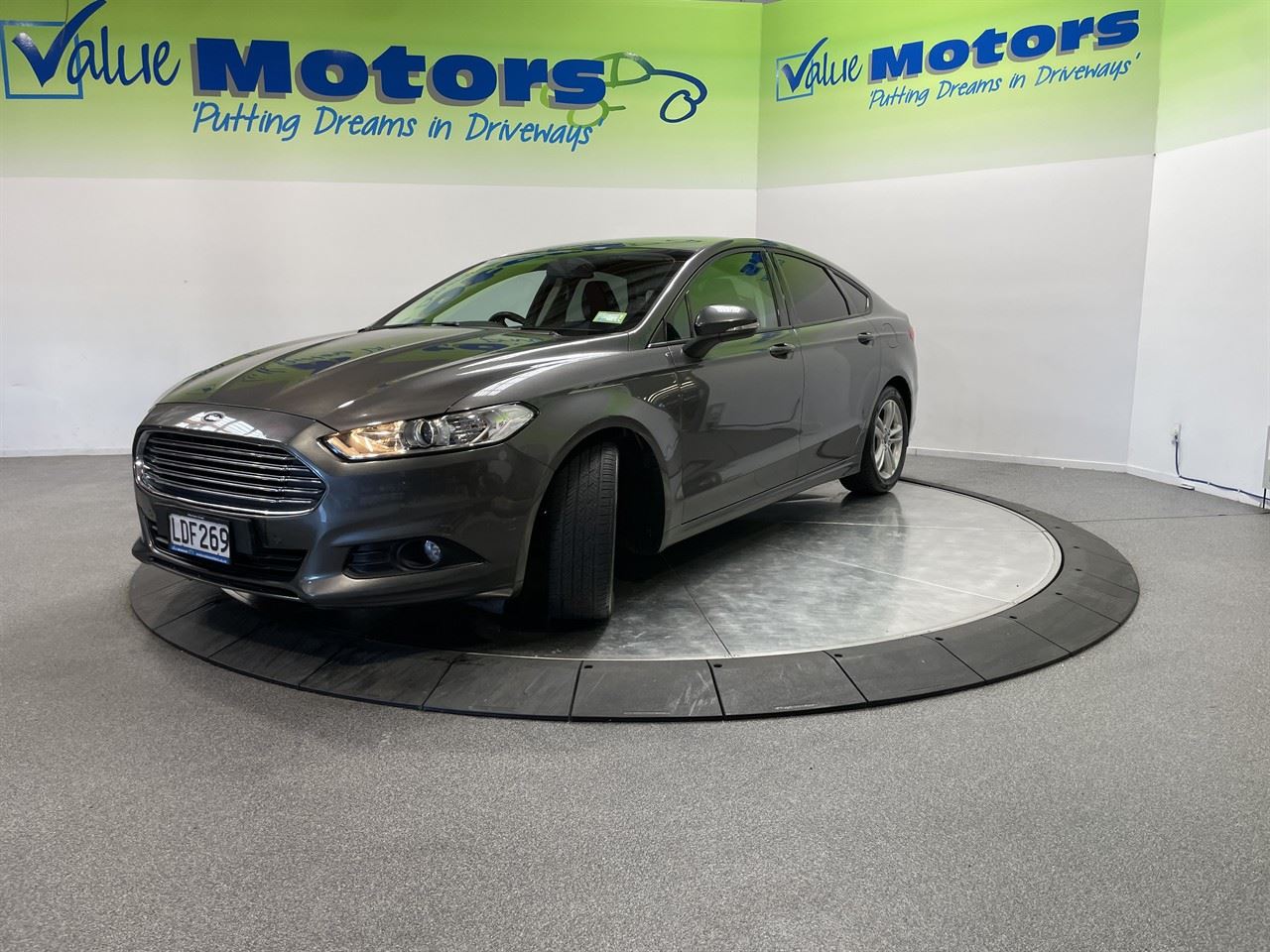 Vehicle image 3