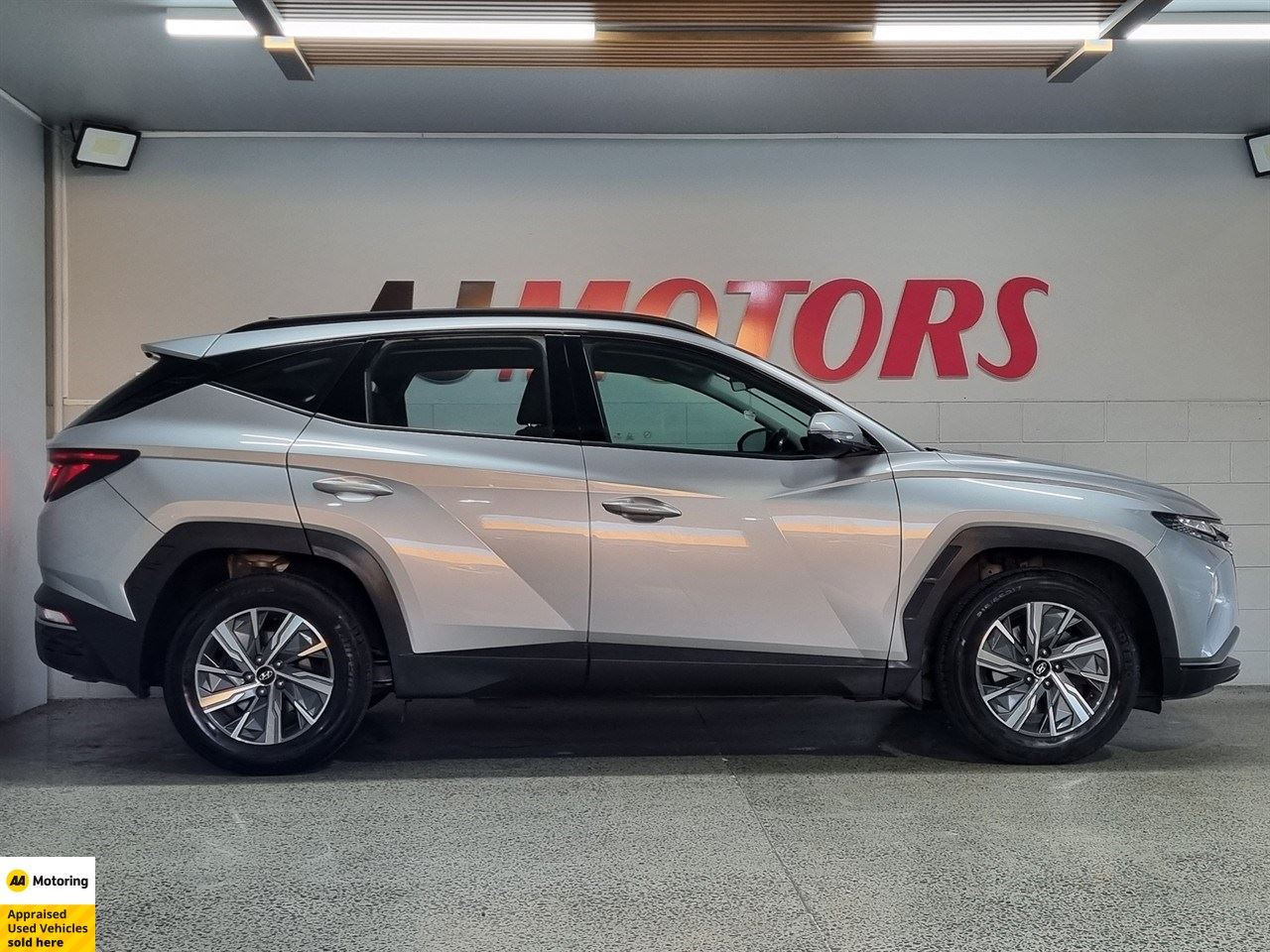 Vehicle image 5