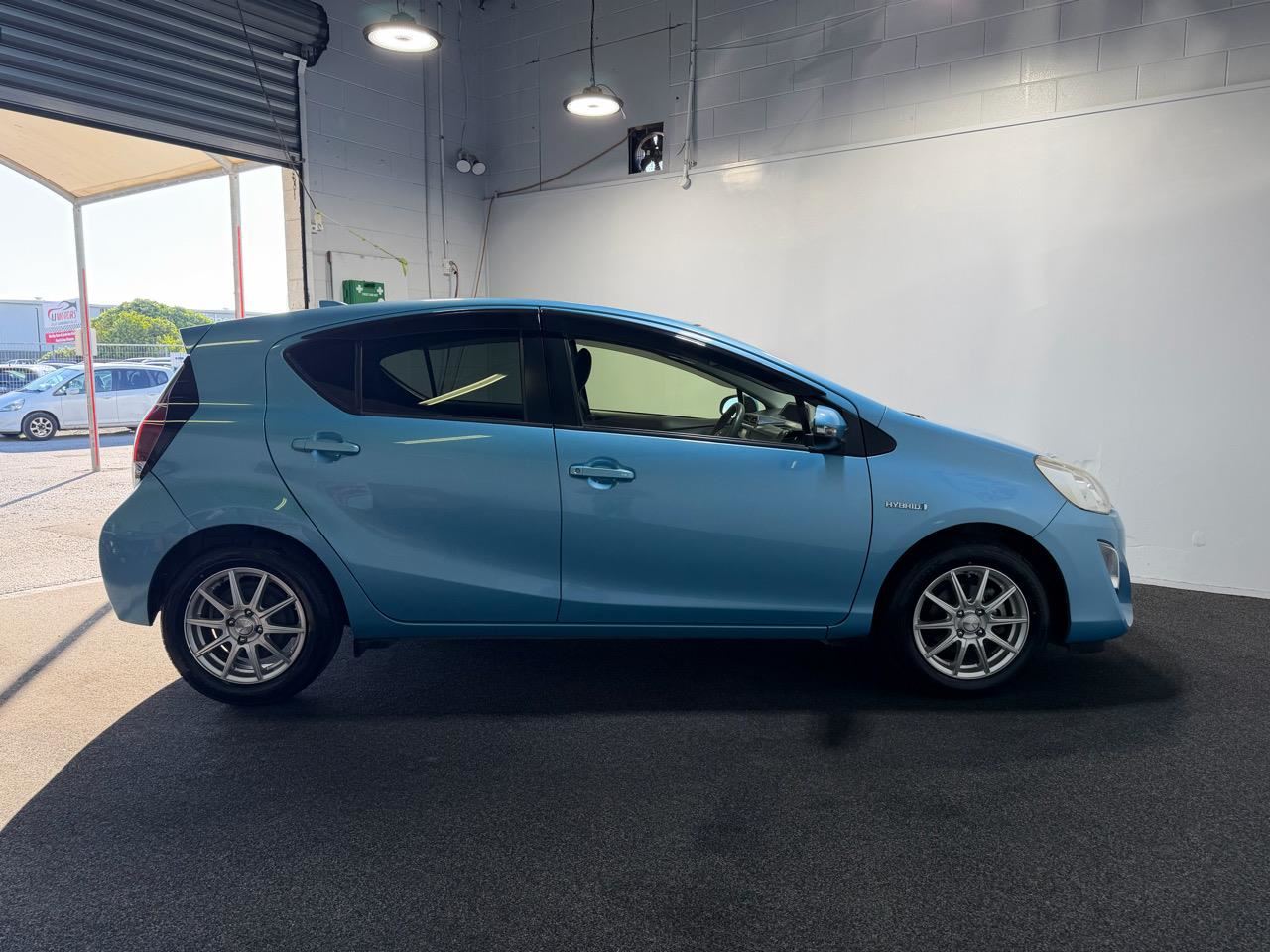 Vehicle image 5