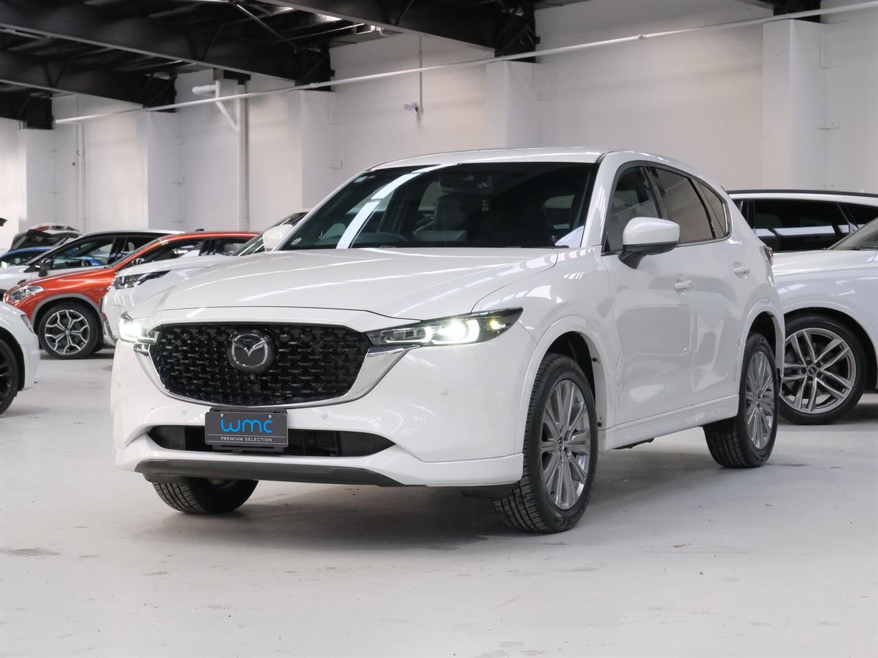 Vehicle image 4