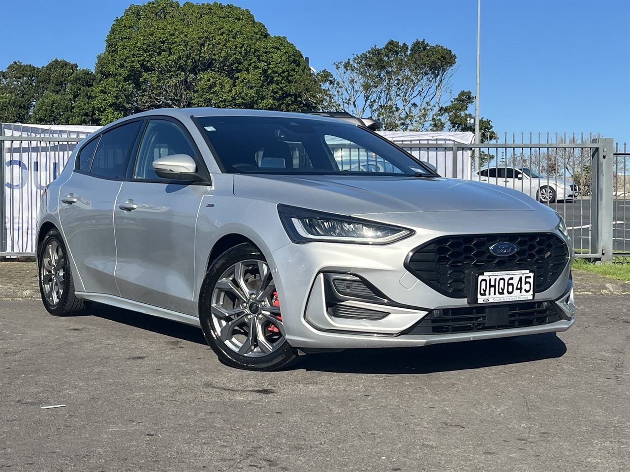 Vehicle image 3