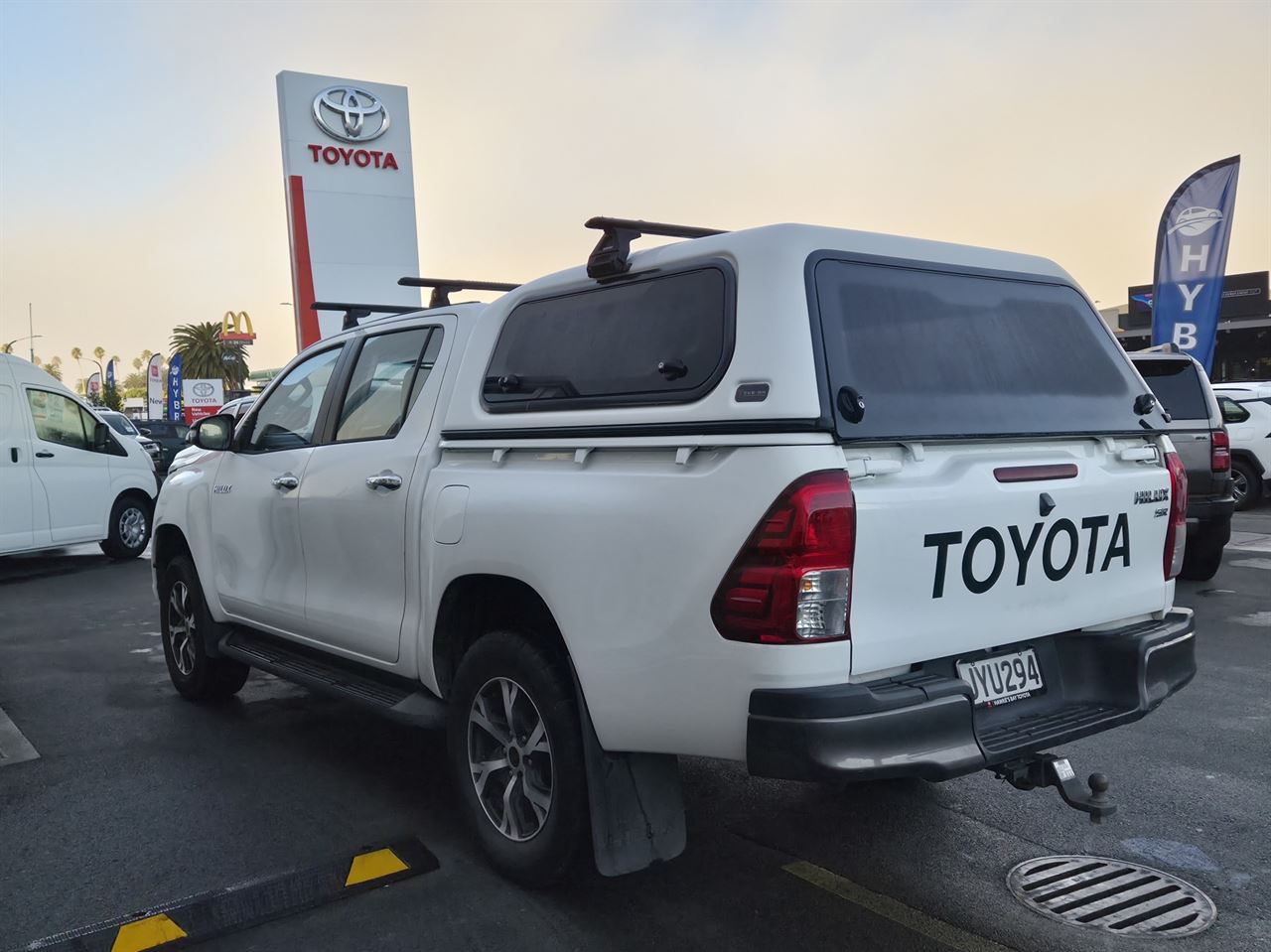 Vehicle image 5