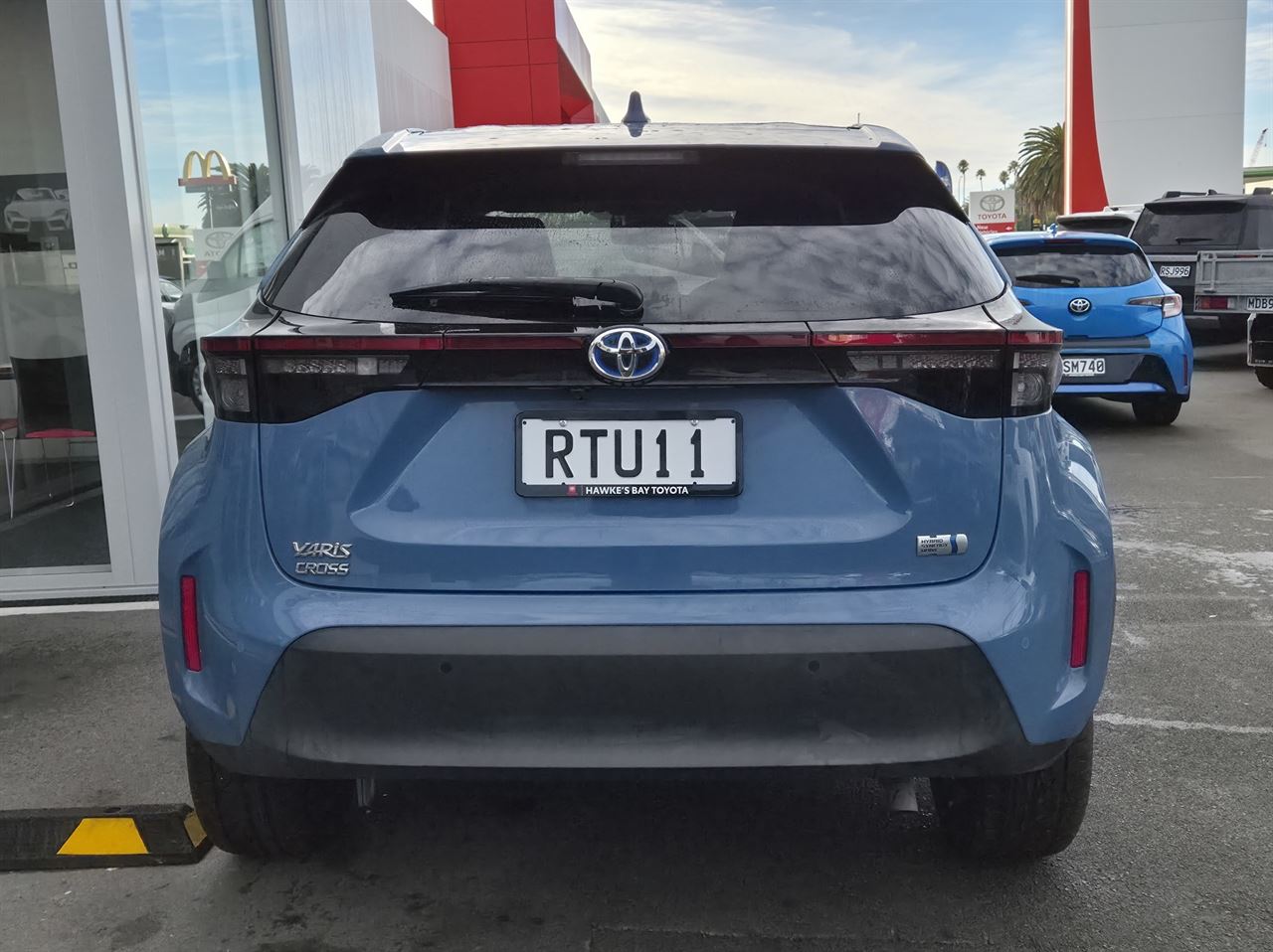Vehicle image 4