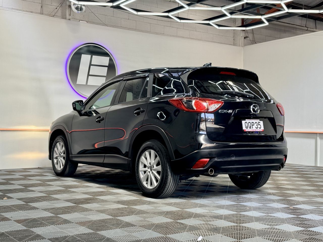 Vehicle image 5