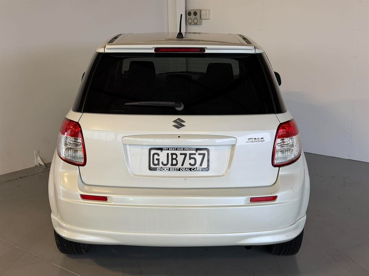 Vehicle image 5