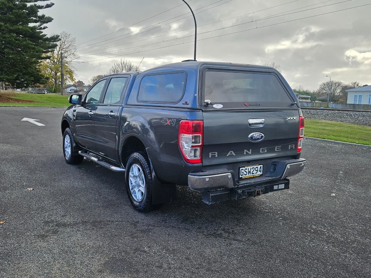Vehicle image 5