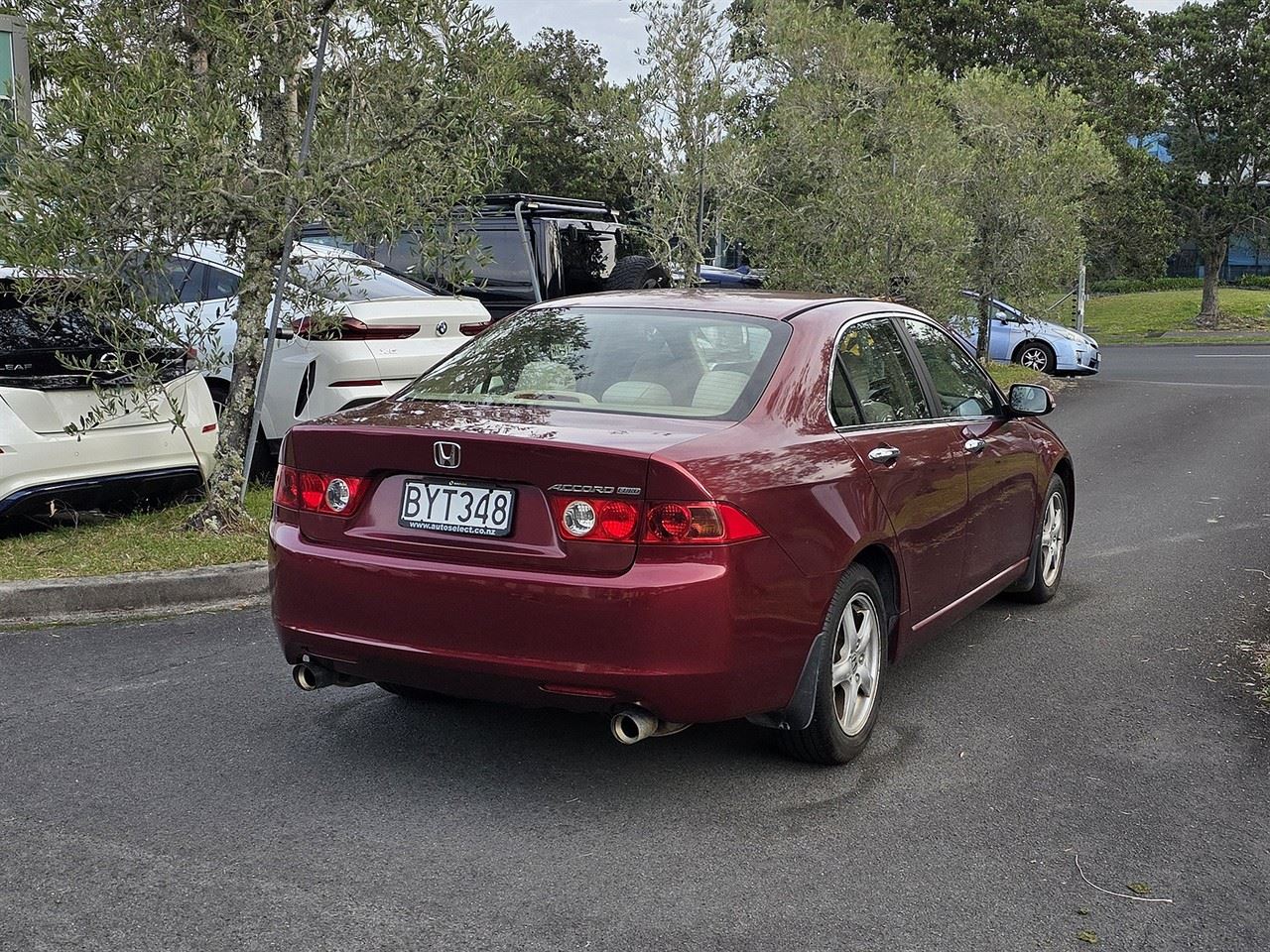 Vehicle image 4
