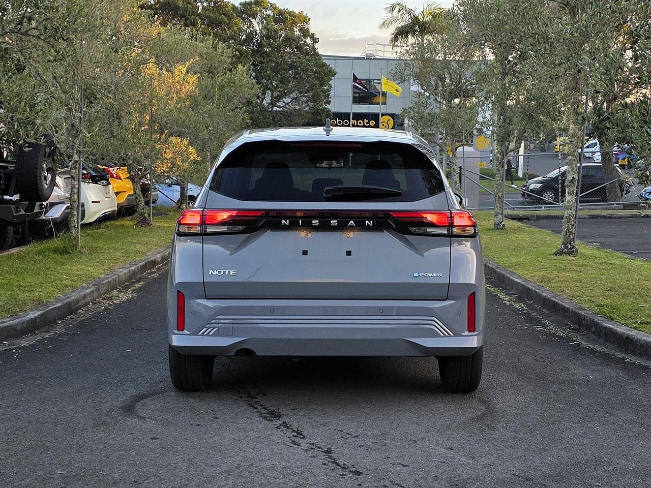 Vehicle image 5