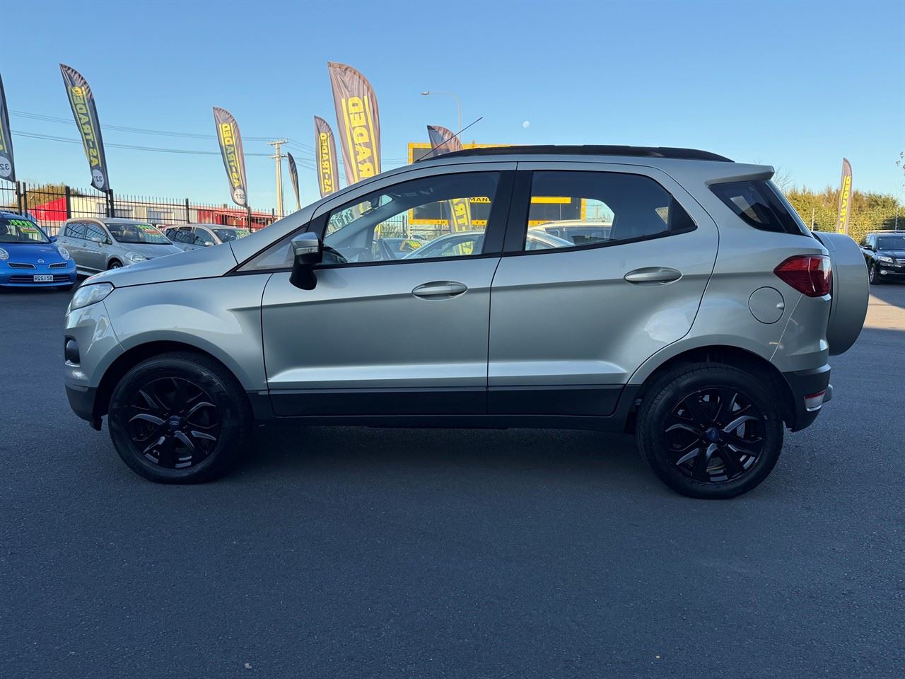 Vehicle image 4
