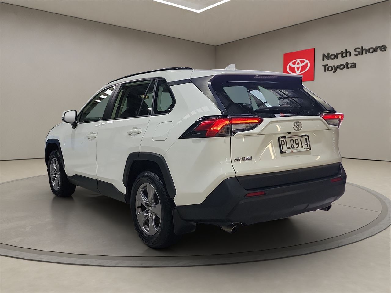 Vehicle image 5