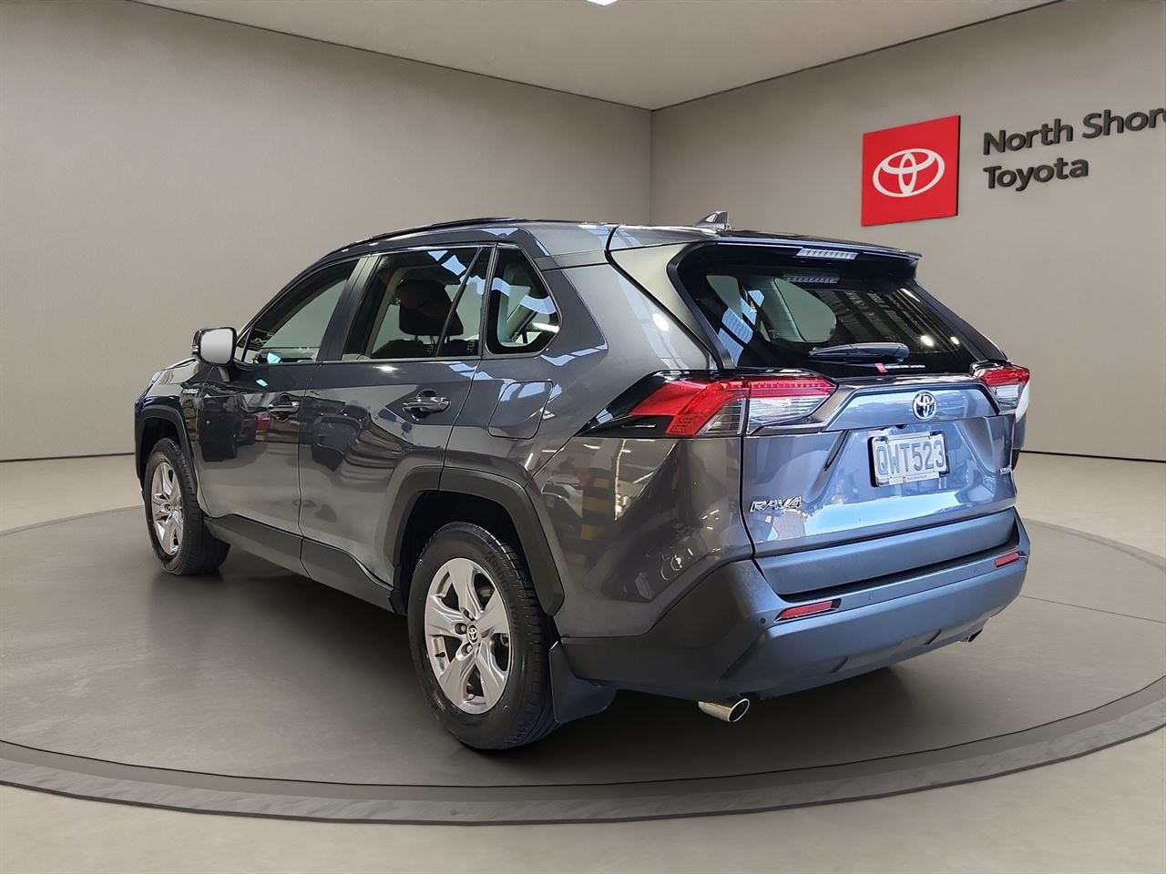 Vehicle image 5