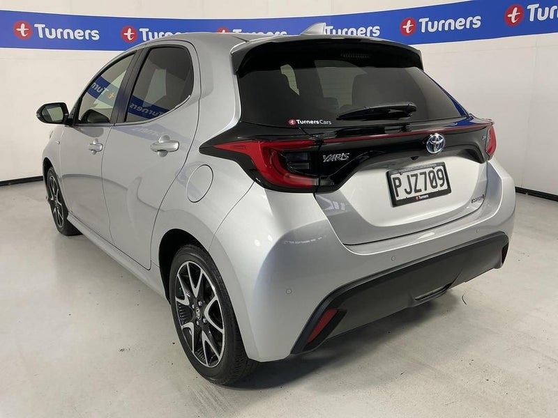 Vehicle image 5