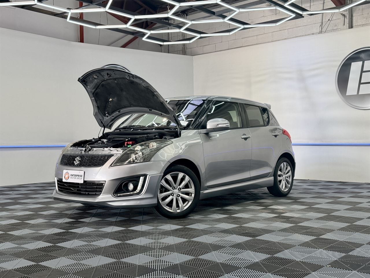 Vehicle image 3