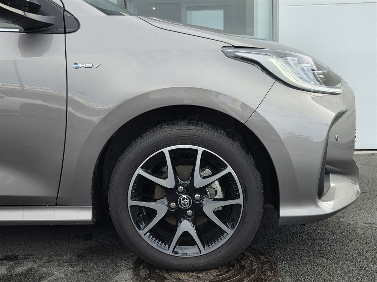 Vehicle image 3