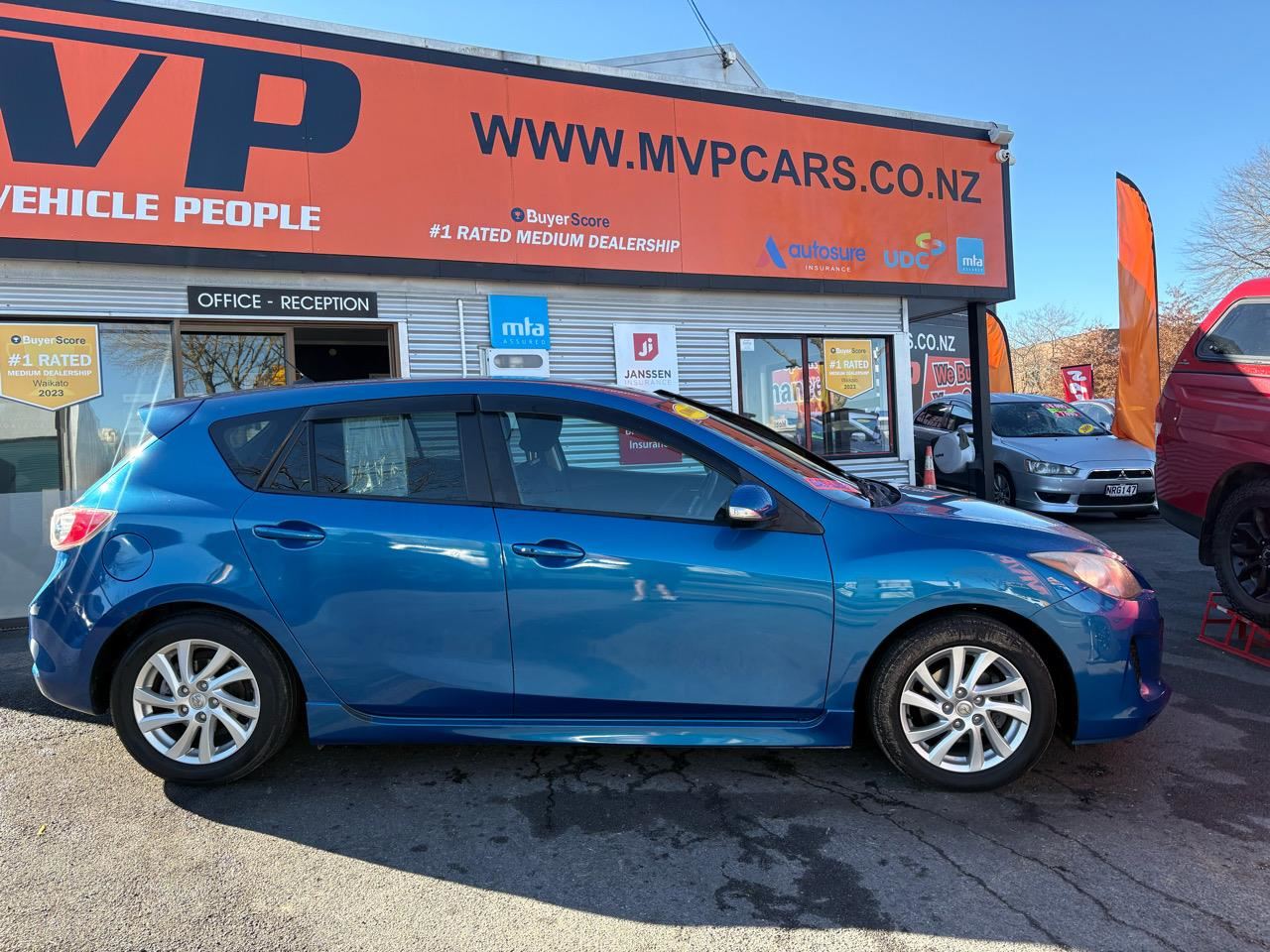Vehicle image 4