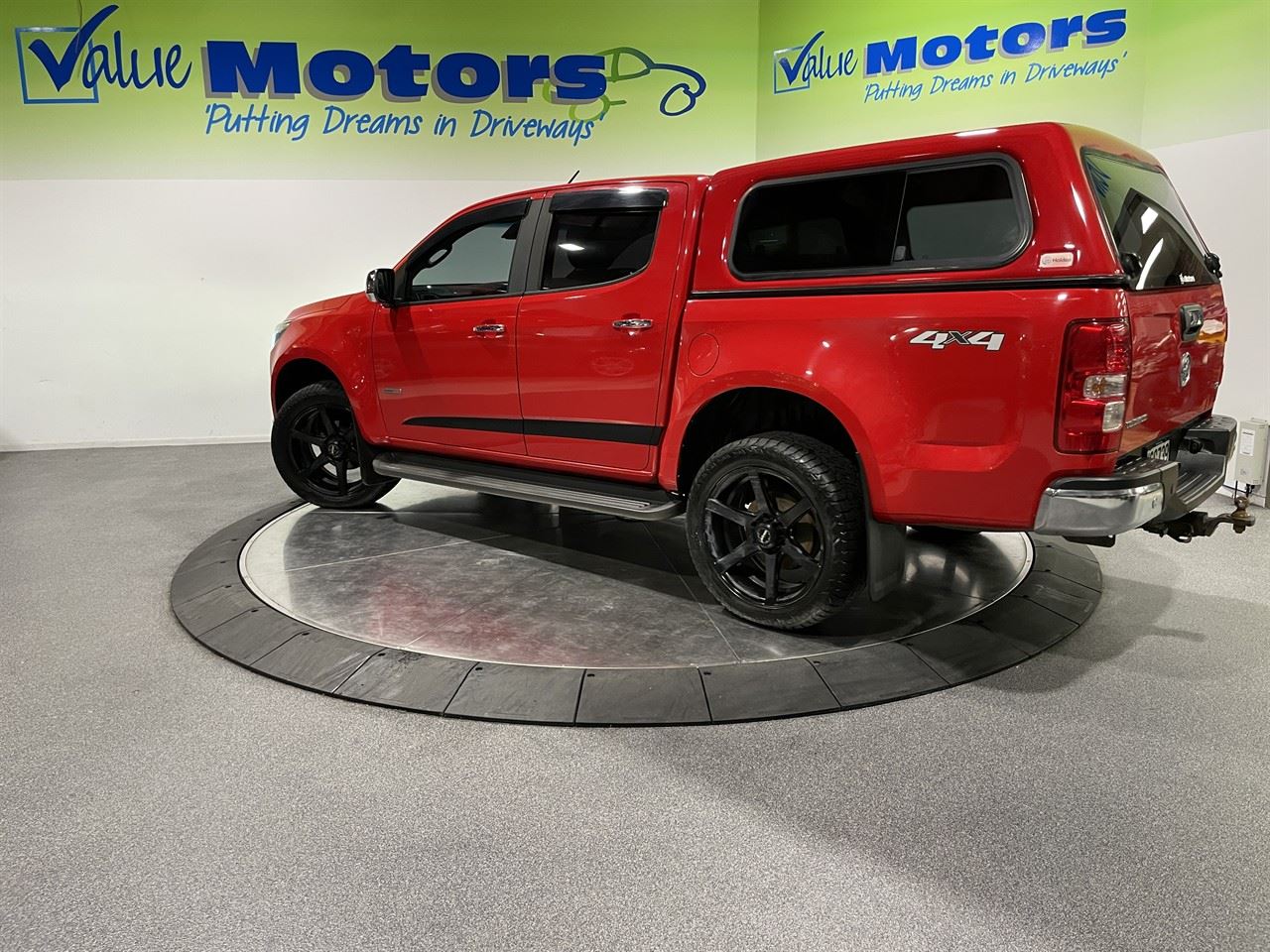 Vehicle image 5