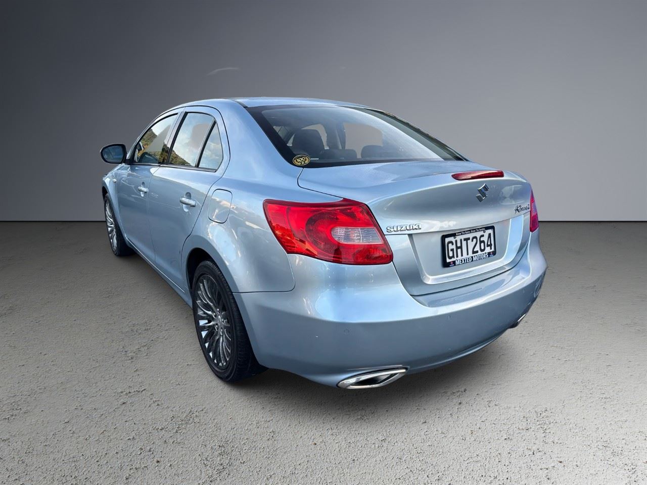 Vehicle image 4