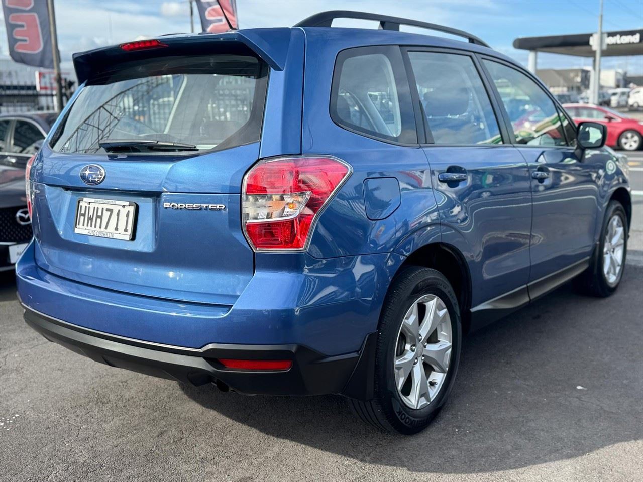 Vehicle image 4