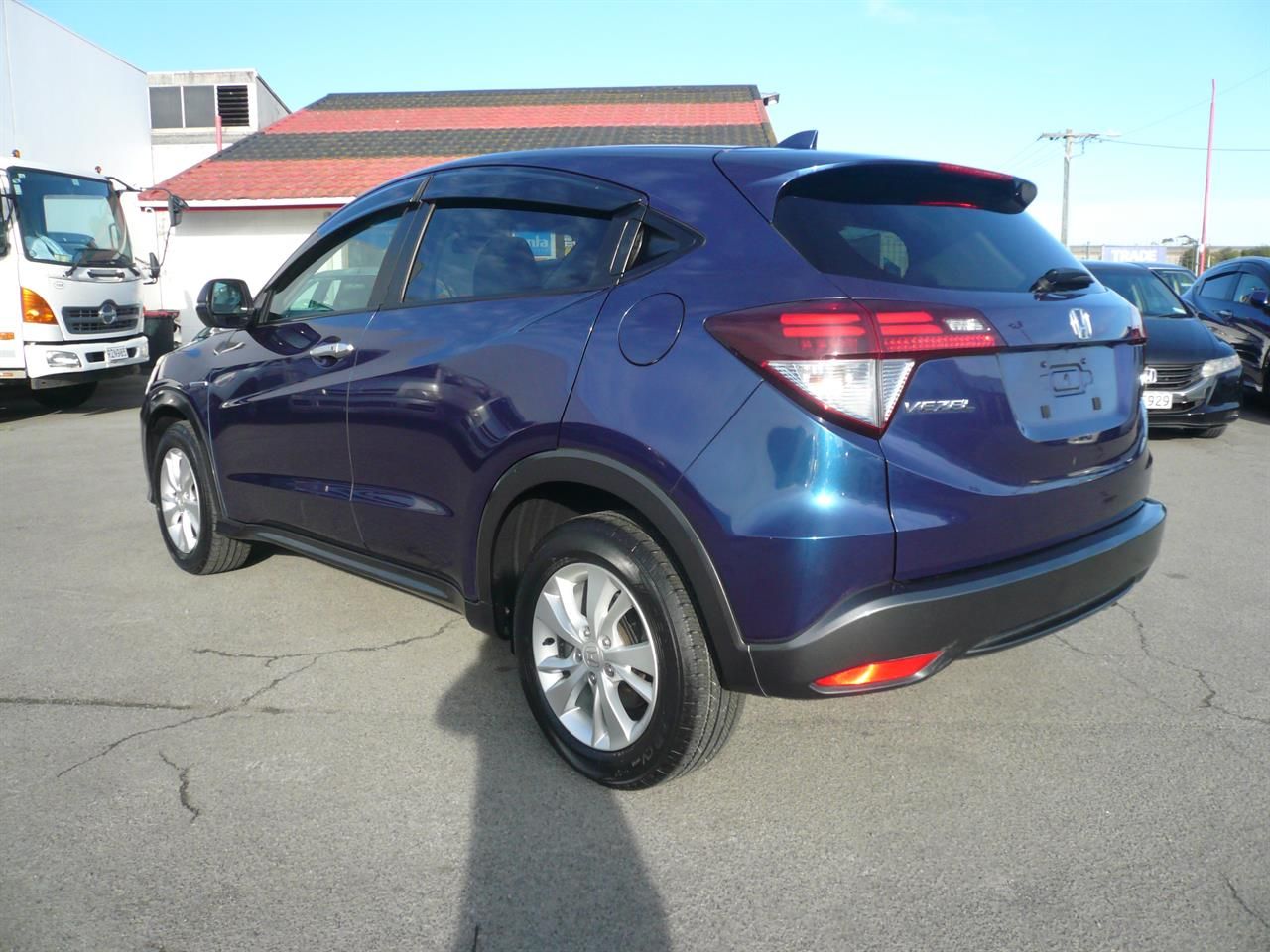 Vehicle image 4