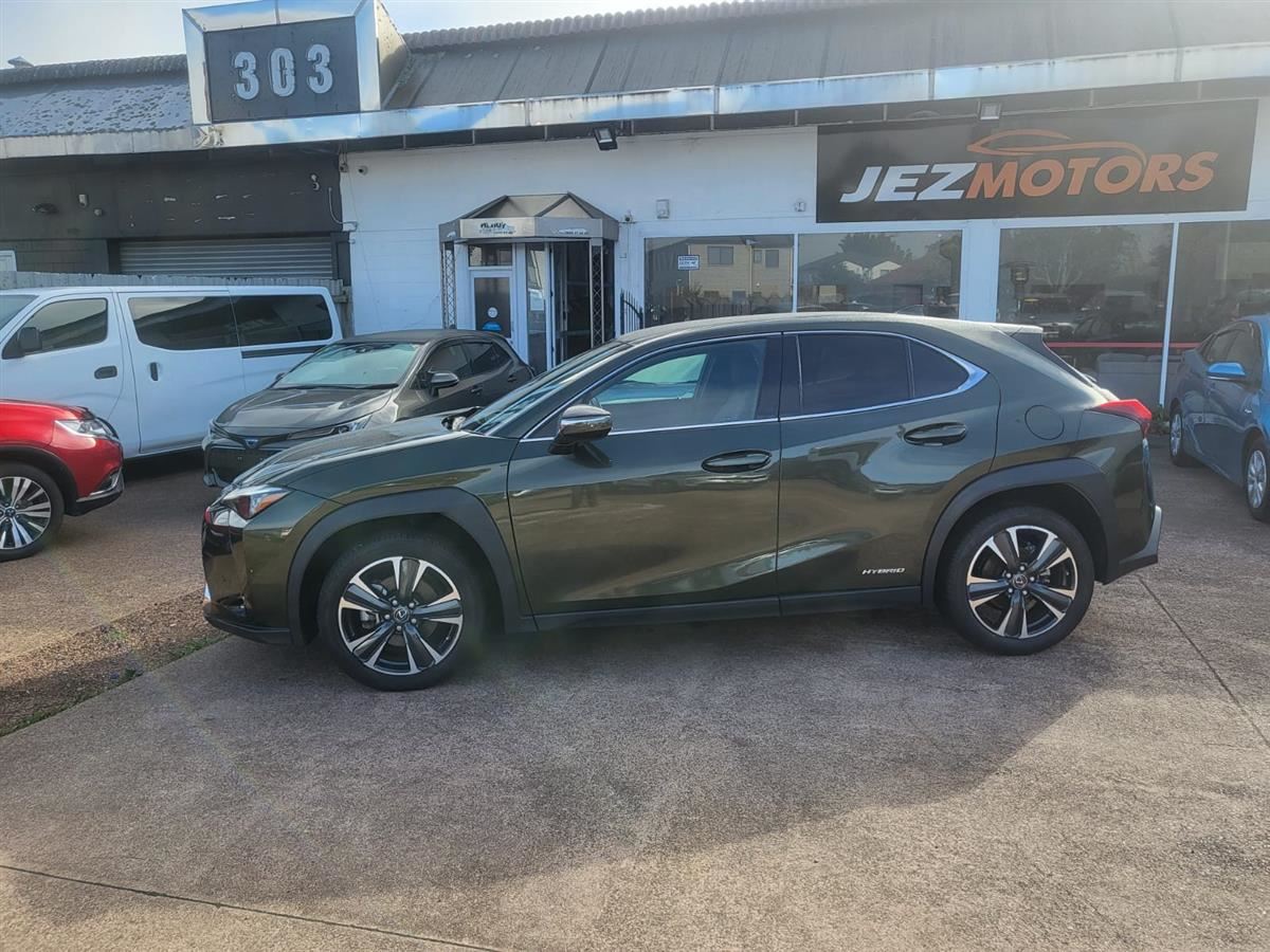 Vehicle image 3