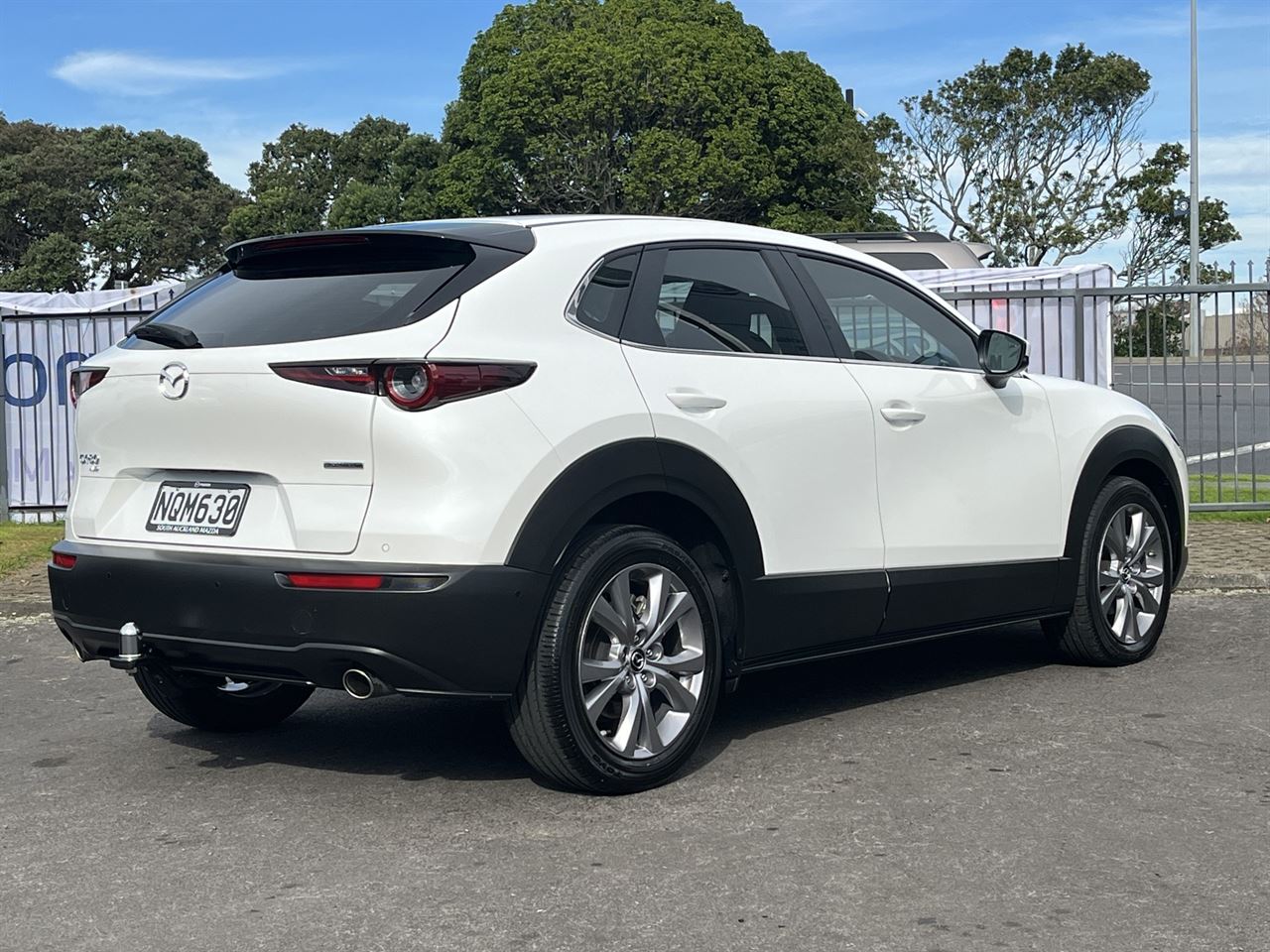 Vehicle image 5