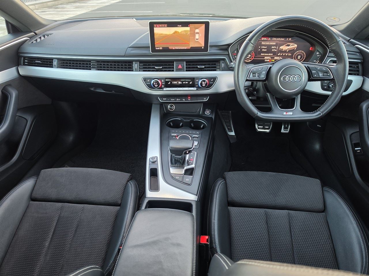 Vehicle image 3