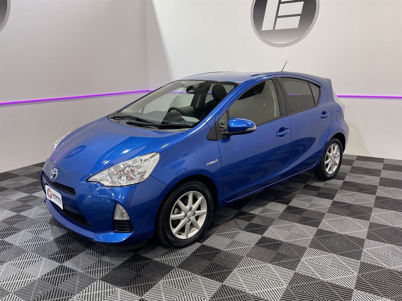 Vehicle image 3