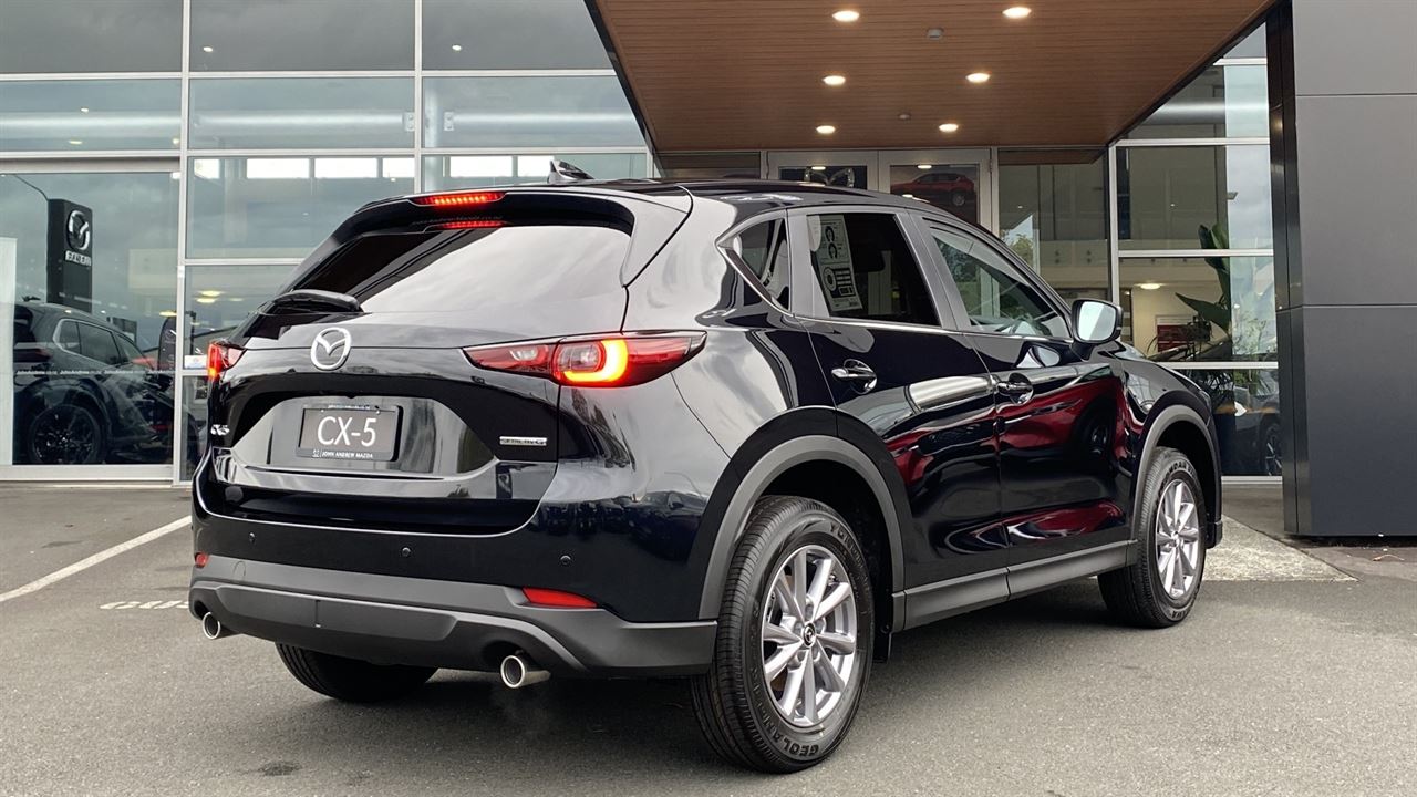 Vehicle image 5