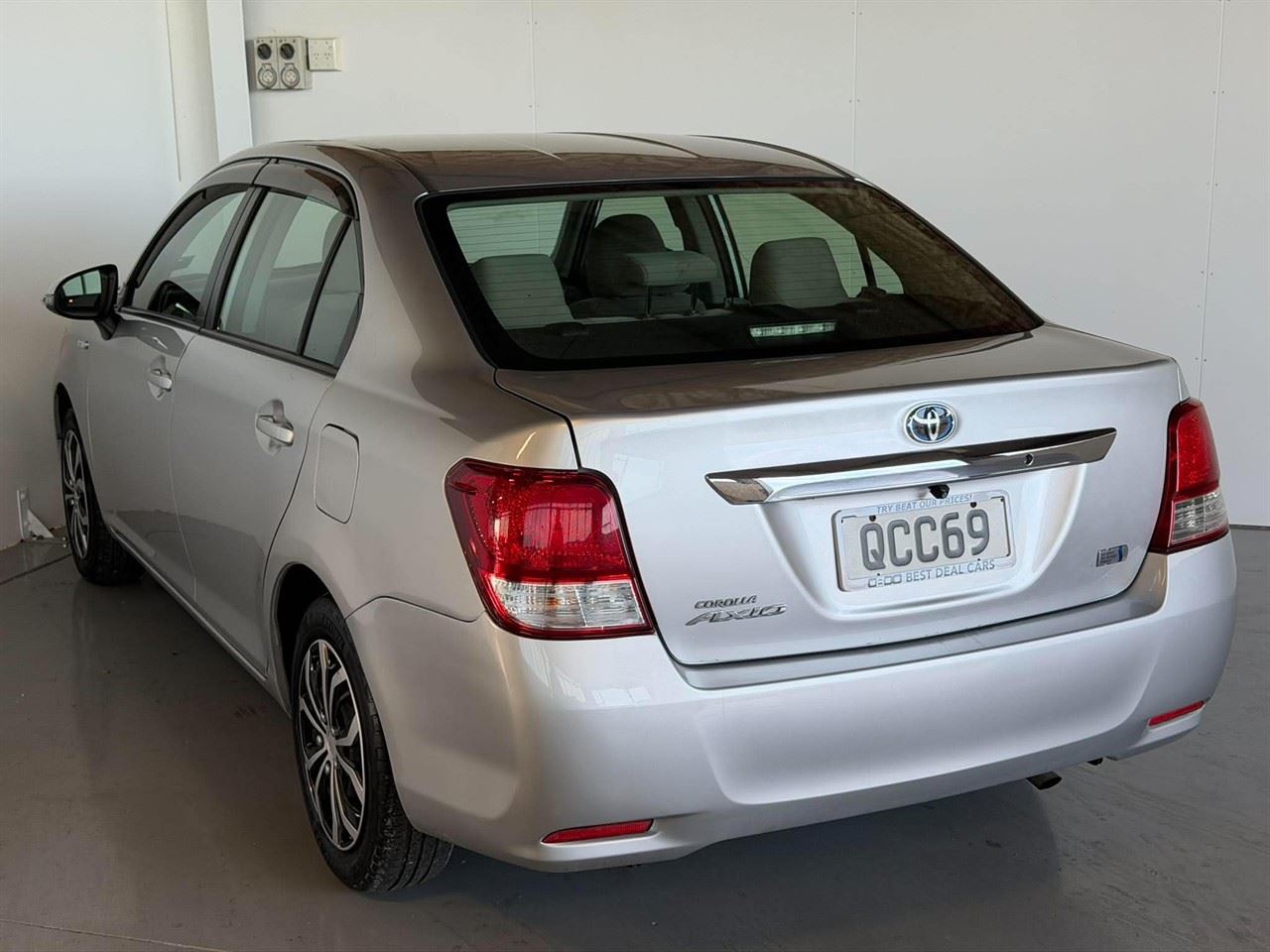 Vehicle image 4